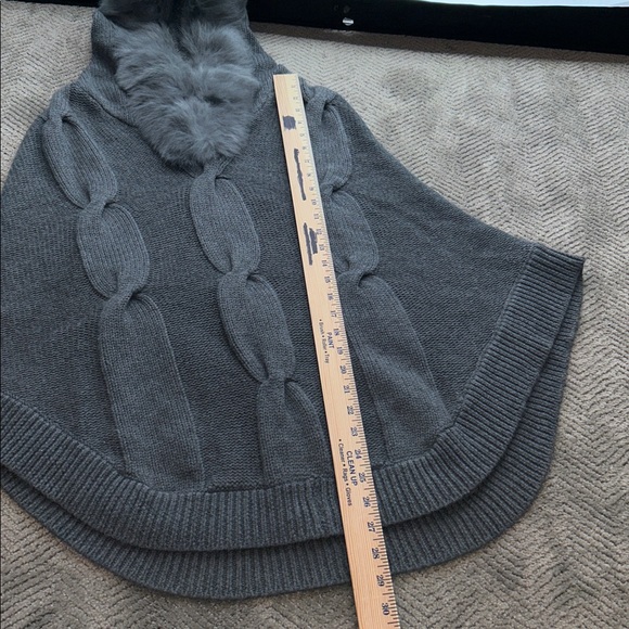 J. McLaughlin Gray Merino Wool Cape Poncho Rabbit Fur Hood M/L - Picture 10 of 12